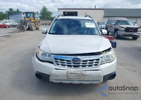 2011 Subaru Forester 2.5X Premium из США, поврежденный, VIN JF2SHADC1BH754199
